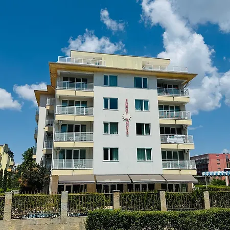 Sunny House 201 One Bedroom Apartman Napospart
